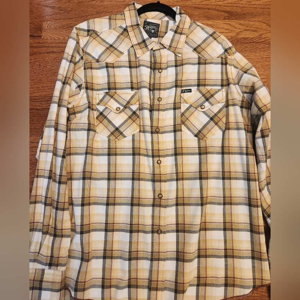Like New, Men's Southern Thread, pearl snap shirt, Large